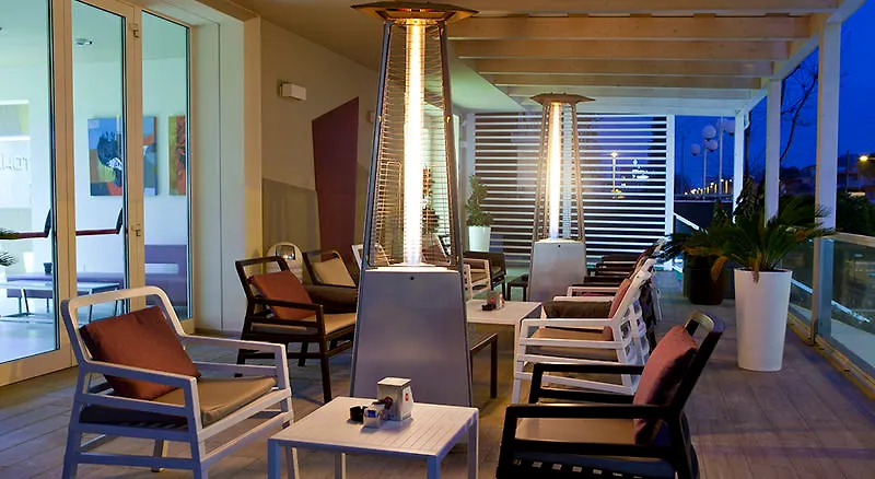 L'Hotel Ρίμινι 3*,
