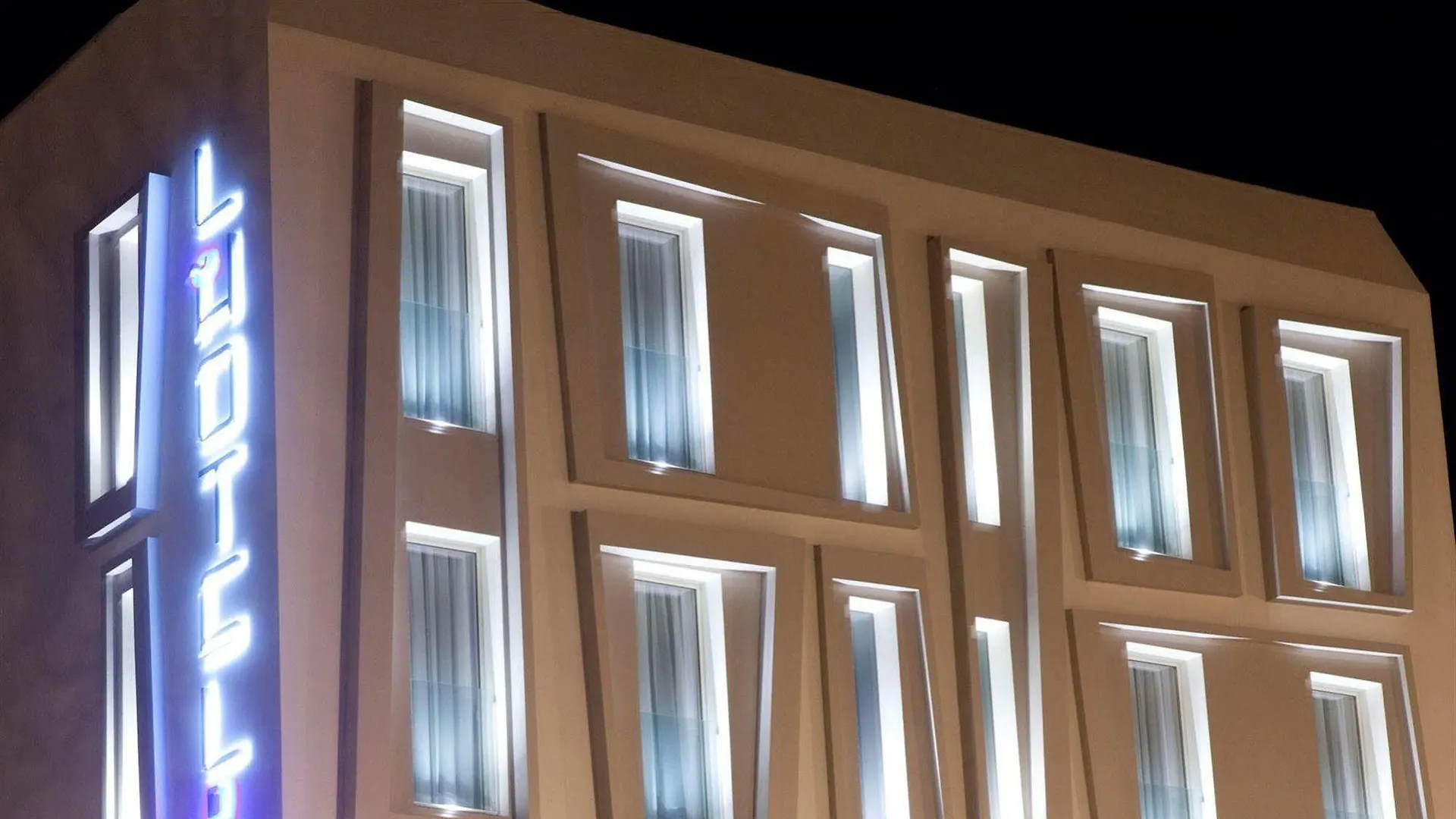 L'Hotel Ρίμινι Ξενοδοχείο